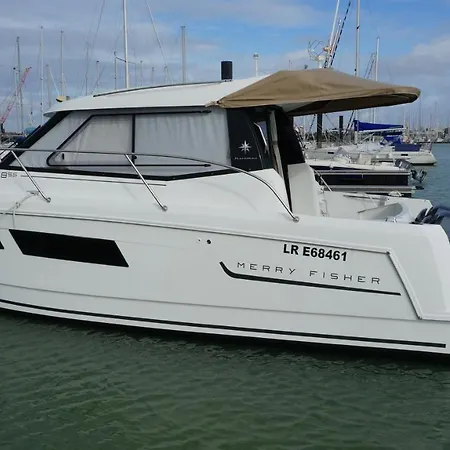 Kunie Botel